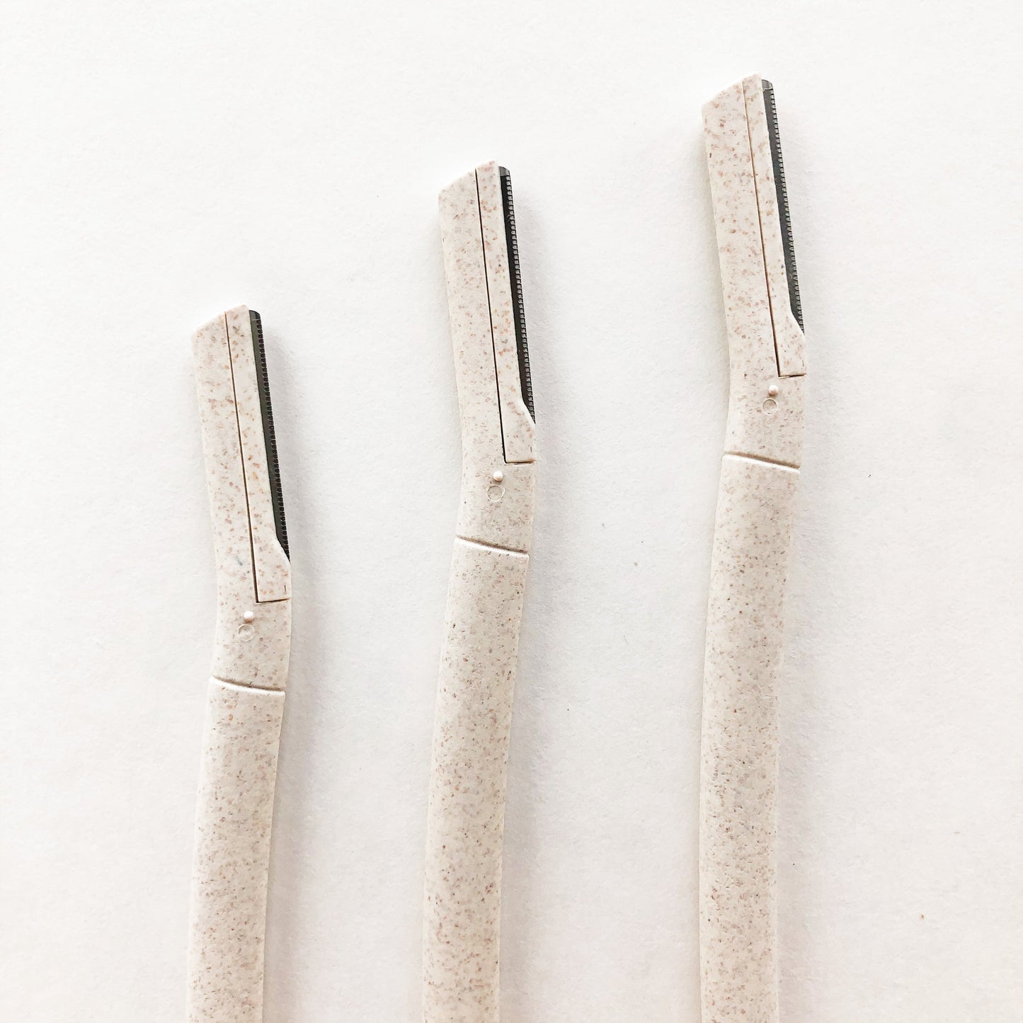 EcoBrow – Biodegradable Wheat Straw Eyebrow Razor